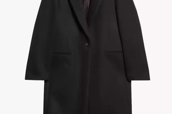 Recreating Carolyn Bessette-Kennedy's Iconic Wardrobe from 'Love Story'