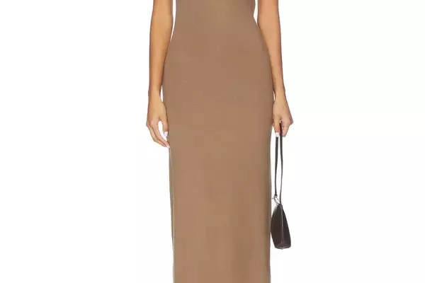 Discover Unbeatable Deals: Fashion Editor's Top Picks from Revolve's Sale