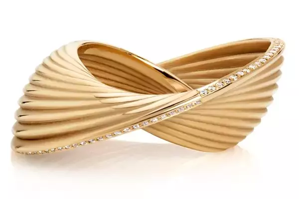Tactile Treasures: The Evolving Allure of Experiential Jewelry
