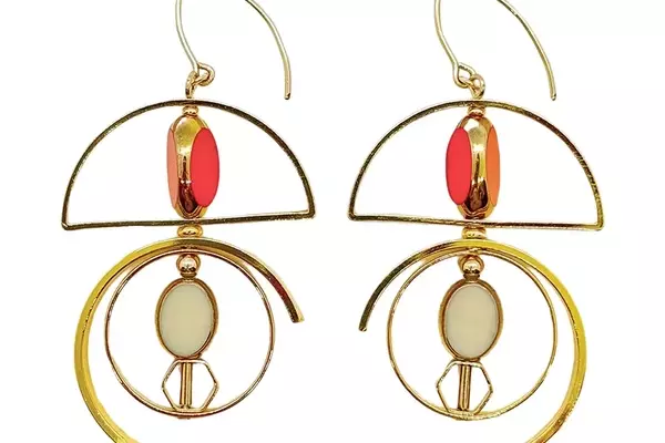 Captivating Earring Collections: A Showcase of Modern Designs