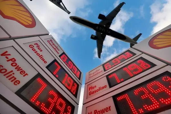 California Gasoline Prices Soar to Record Highs Amidst Global Oil Market Volatility