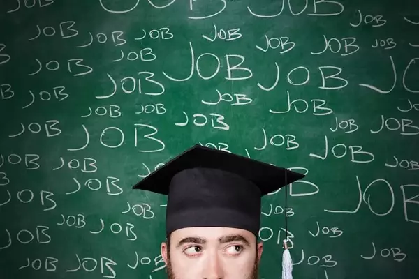 Navigating the Challenging Job Market for New Graduates: Beyond the GPA