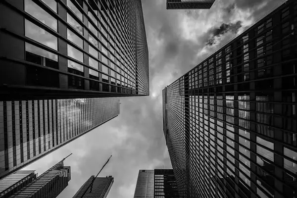 Simon Property Group: A Detailed Investment Analysis