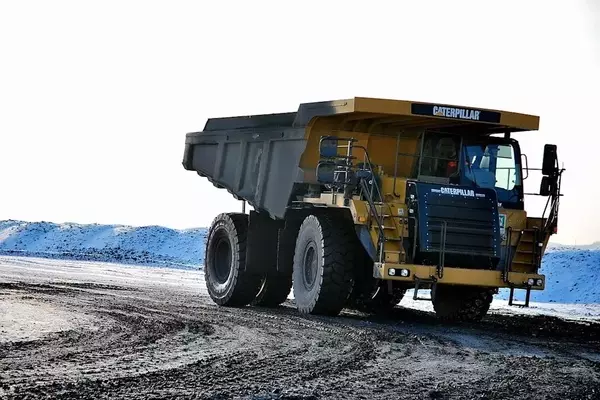 Jim Cramer Unveils Caterpillar's Strategic Power Plays and Hedge Fund Influence