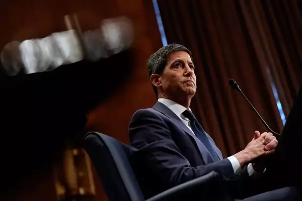 Long Bond Yields Re-Enter Wall Street's Risky Territory, Threatening Markets