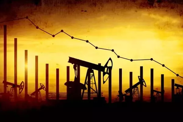 Oil Market Dynamics: Demand Decline and Shipping Stock Opportunities