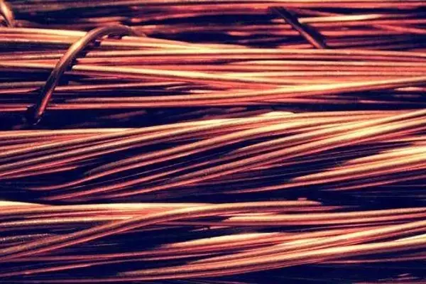 Copper Prices Decline Amidst Dollar Strength and Weak Chinese Economic Data