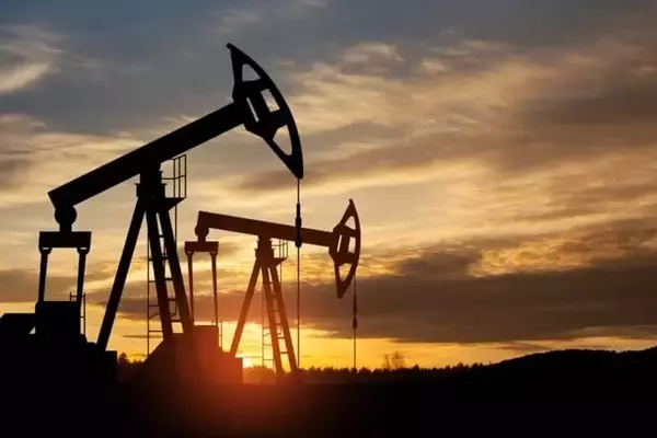 Market Trends: Oil Surges, Homebuilder Confidence Rises Amidst Mixed Stock Performance