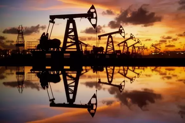Global Oil Prices Decline Amidst US-Iran Deal Speculation
