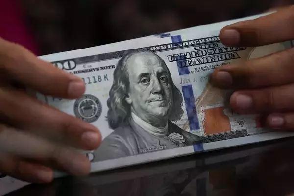 Dollar Declines Amidst Hormuz Deal Optimism, Oil Price Drop