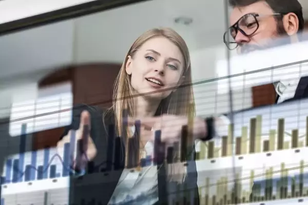 Decoding Berkshire Hathaway's AI Investment: A Deep Dive into Alphabet's Valuation