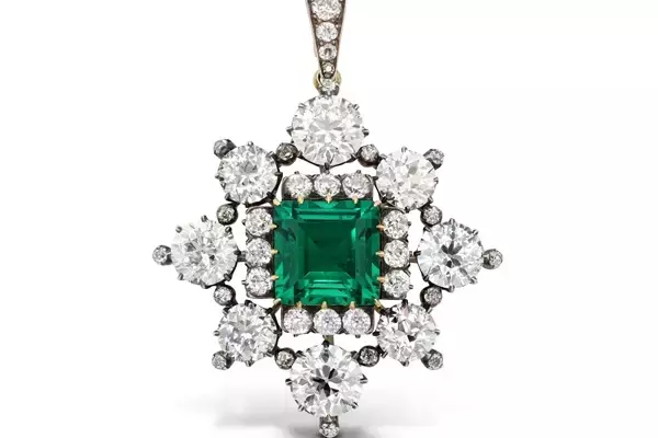 Historic Inchiquin Emerald Bracelet on Display at Hancocks London