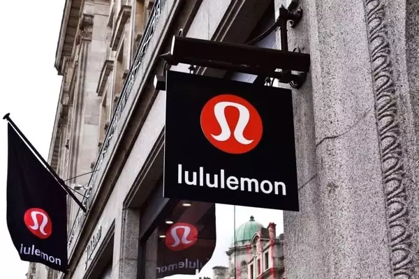 Lululemon Shares Decline Amidst Revised Financial Projections and Challenging Market Conditions