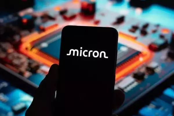 Micron Stock Drops Amidst Broader Semiconductor Market Weakness