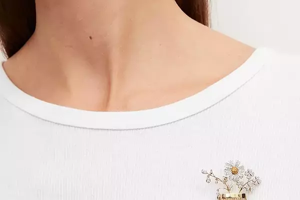 Yvonne Léon Unveils Exquisite Bejeweled Bouquet Collection