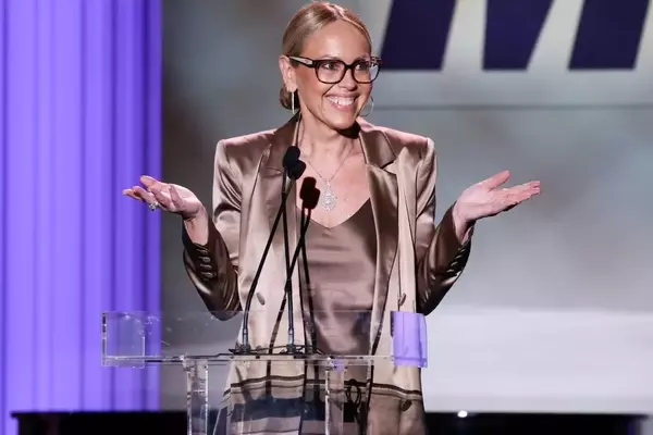 Naomi Bulochnikov-Paul Honored for Inspiring Resilience Against MS