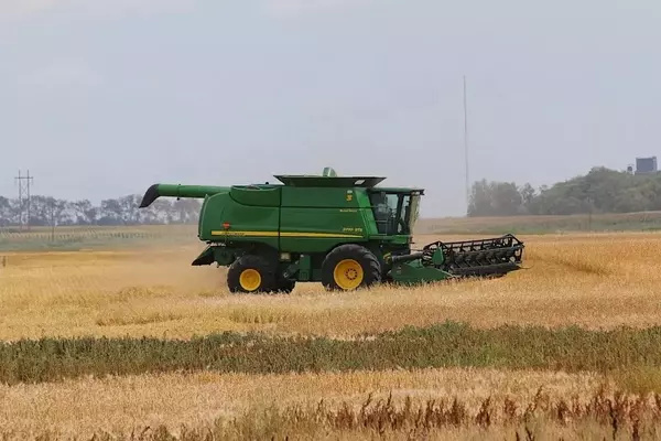 Deere & Co. Stock Outlook: Navigating Tariff Adjustments and Market Optimism
