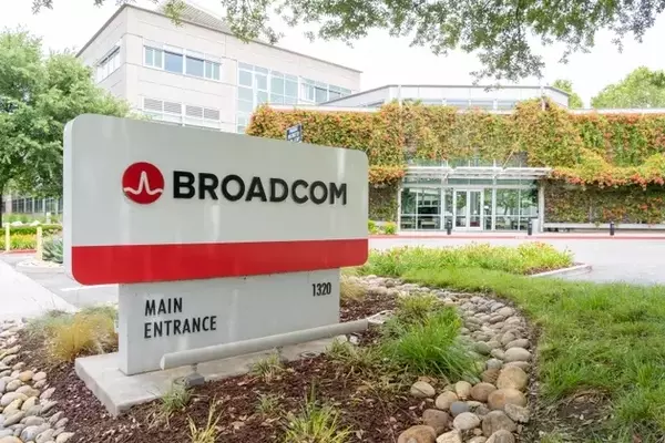Broadcom's Stellar Growth: Dispelling Bearish Sentiments with AI-Powered Performance
