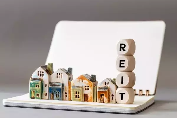 Chilton REIT Strategy Shifts Benchmark to Vanguard Real Estate ETF