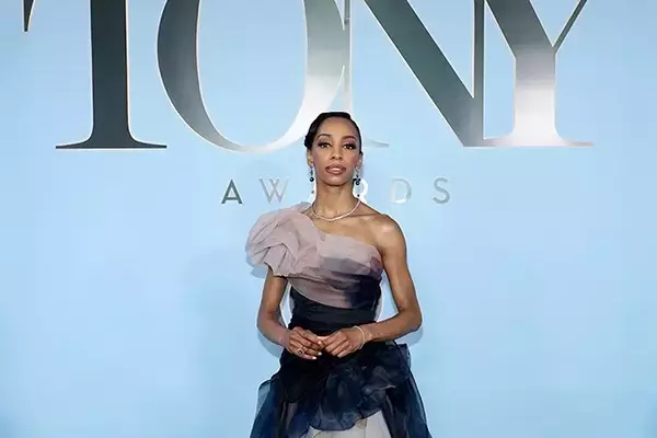 Celebrities Dazzle with Exquisite Earrings at the 2026 Tony Awards