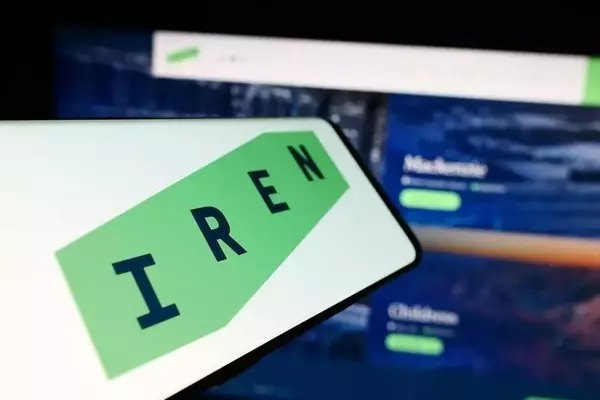 IREN Stock Falls Amidst Investor Shift from High-Growth Assets
