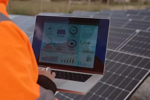 Optimizing Renewable Infrastructure Investments: Balancing Returns and Risks