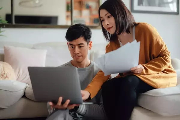Roth IRA Usage: Holdings vs. Contributions