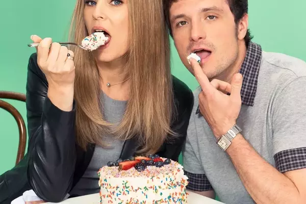 A Reflective Dialogue Between 'Hunger Games' Co-stars Elizabeth Banks and Josh Hutcherson