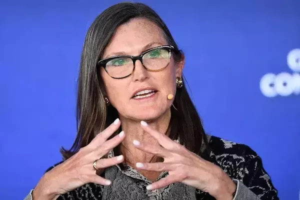 Cathie Wood's ARK Invest Divests Robinhood Shares Amidst Stock Surge