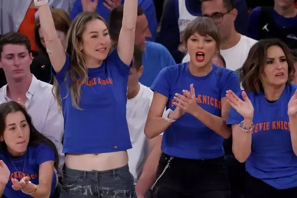 Mariska Hargitay's courtside experience at the Knicks-Spurs NBA Finals