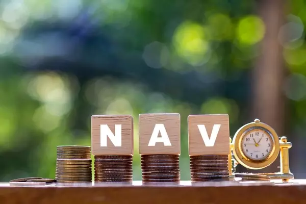Unpacking ETF Valuations: NAV vs. Market Price