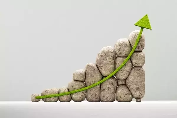 Identifying Undervalued Dividend Stocks with Strong Macro Tailwinds