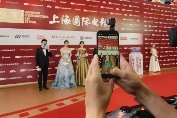 Honor and Arri Introduce Robot Phone at Shanghai Film Festival