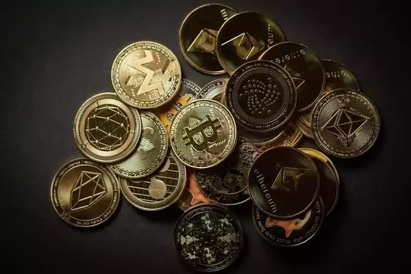 Cryptocurrency Weekly Review: Bitcoin's Potential Downturn, Dogecoin's Utility Debate, and Market Movements