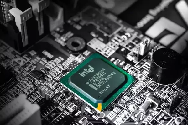 Jim Cramer's View: Intel as a Viable Alternative to TSMC in the Semiconductor Industry