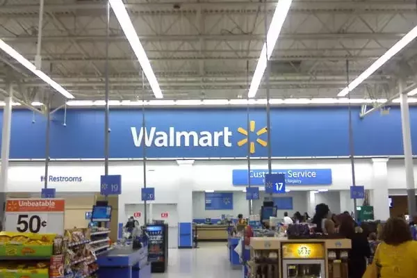 Walmart Elevates Online Retail with Accelerated Delivery and Global Market Entry