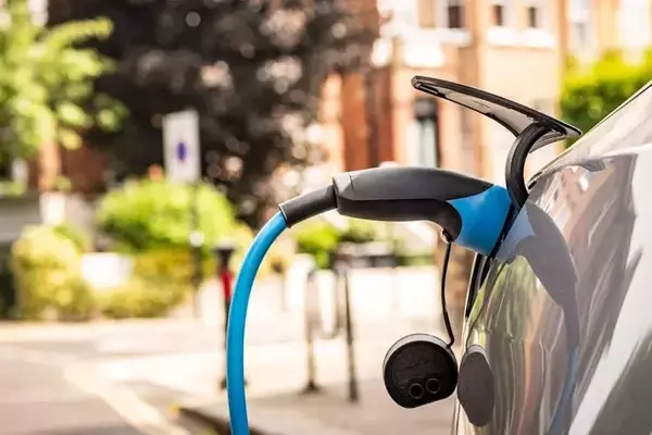 UK Considers Adjusting Electric Vehicle Sales Targets