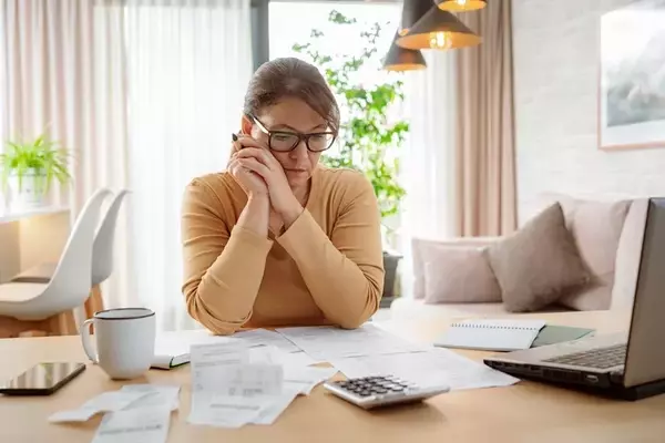 Retirement Savings Soar Amidst Rising Hardship Withdrawals: A Vanguard Report