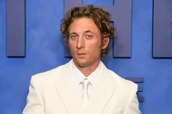 Jeremy Allen White Advocates for Social Media Restrictions for Minors, Commending UK's Ban