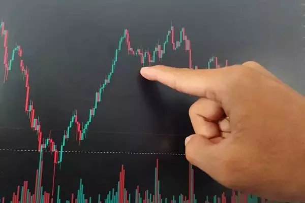 A Spotlight on Key Market Movers: Netflix, SoFi, Snap, Moderna, and Our Bond AI