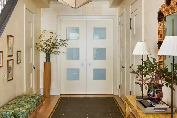 A Designer's Personal Touch in an Iconic Emery Roth Building