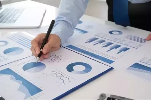 In-depth Analysis of Microsoft's Competitive Standing in the Software Sector