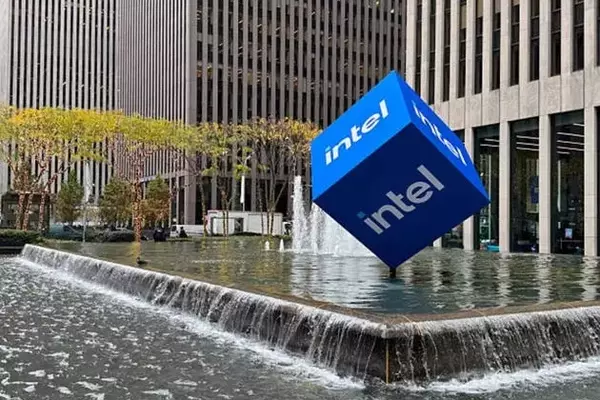 Intel's Valuation: A Risky Bet Despite AI Growth