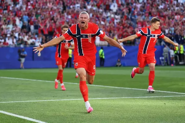 The Global Phenomenon of Pink Cleats in Football: A Cultural and Marketing Deep Dive