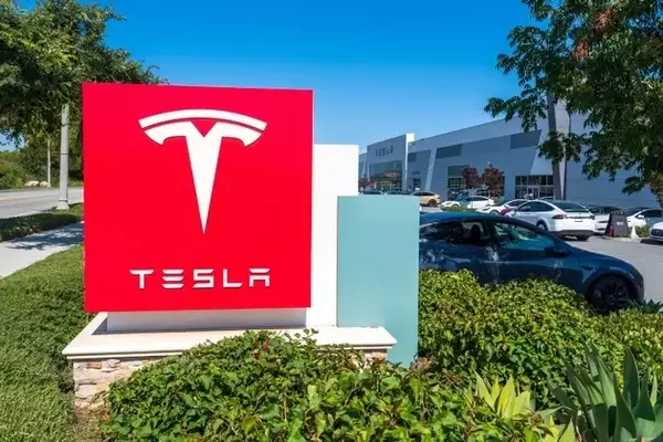 The Convergence of Tesla and SpaceX: A New Investment Landscape