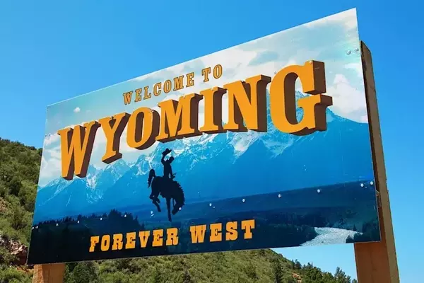 Wyoming Pioneers State-Issued Stablecoin Amidst Bitcoin's Decline