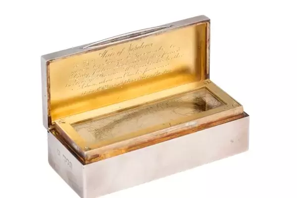 Historical Artifacts of Military Legends Featured at London Auction