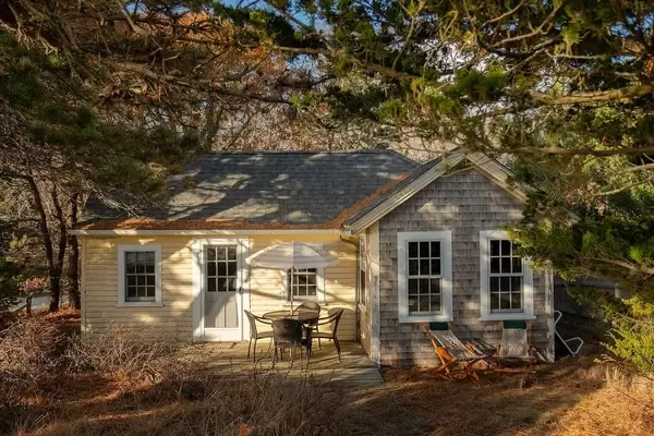 New England's Premier Airbnb Retreats: Coastal Charm to Mountain Escapes