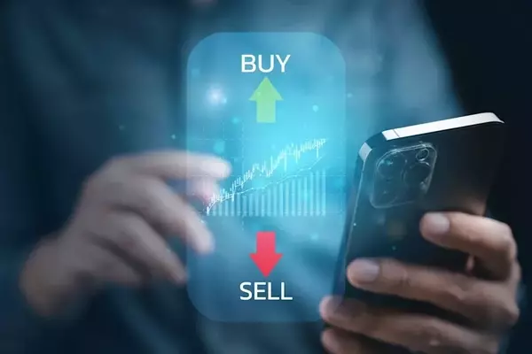 XRP ETFs vs. HYPE ETFs: An Investment Dilemma