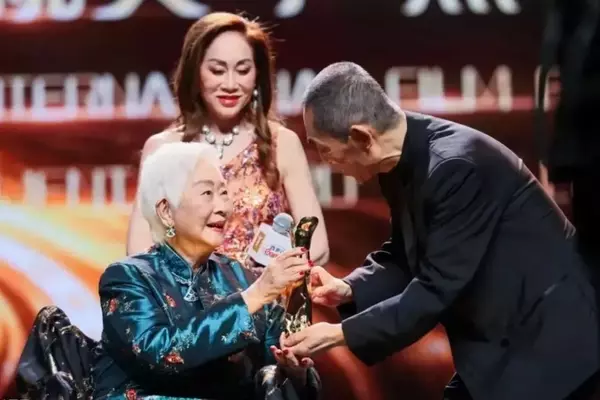 Lisa Lu, Centenarian Actor and Shanghai Lifetime Achievement Honoree, Reunites With Fans at Screening of Restored 'The Arch'